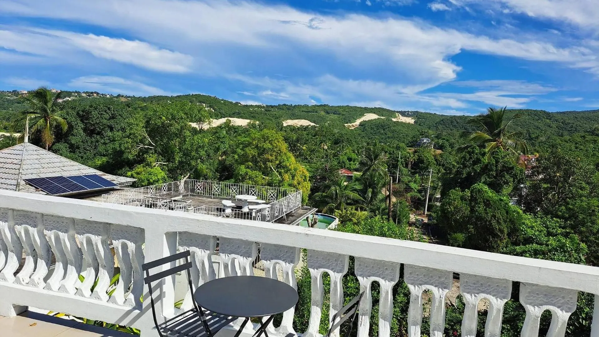 Apartament Montego Bay - Hillside Retreat